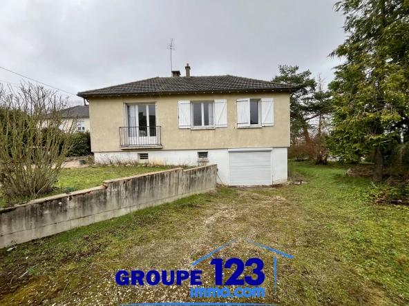 À vendre à Auxerre : pavillon avec sous-sol et terrain spacieux de 1009 m²