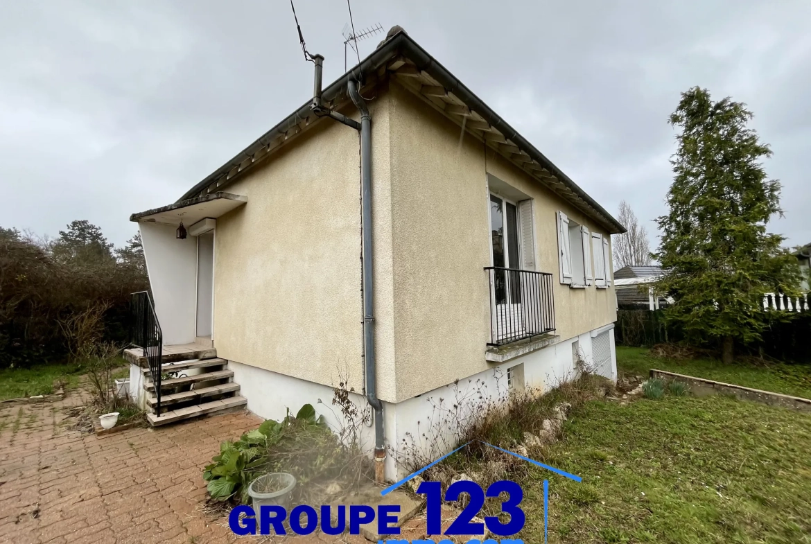 À vendre à Auxerre : pavillon avec sous-sol et terrain spacieux de 1009 m² 