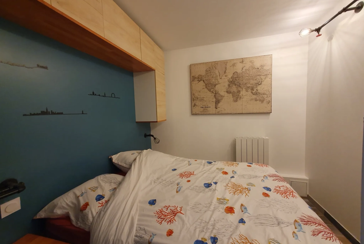 Appartement en duplex rénové avec terrasse et vue marina à Deauville 