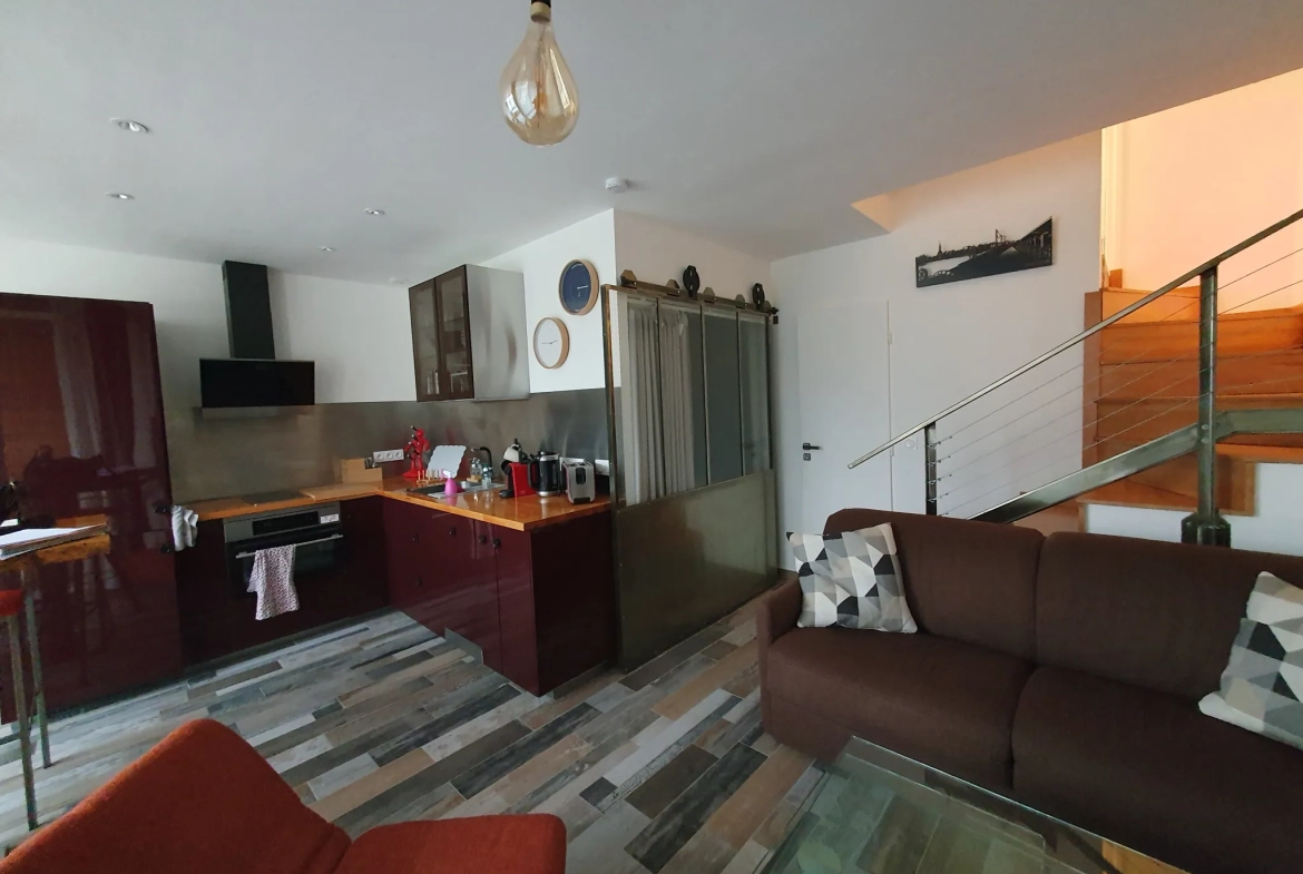 Appartement en duplex rénové avec terrasse et vue marina à Deauville 