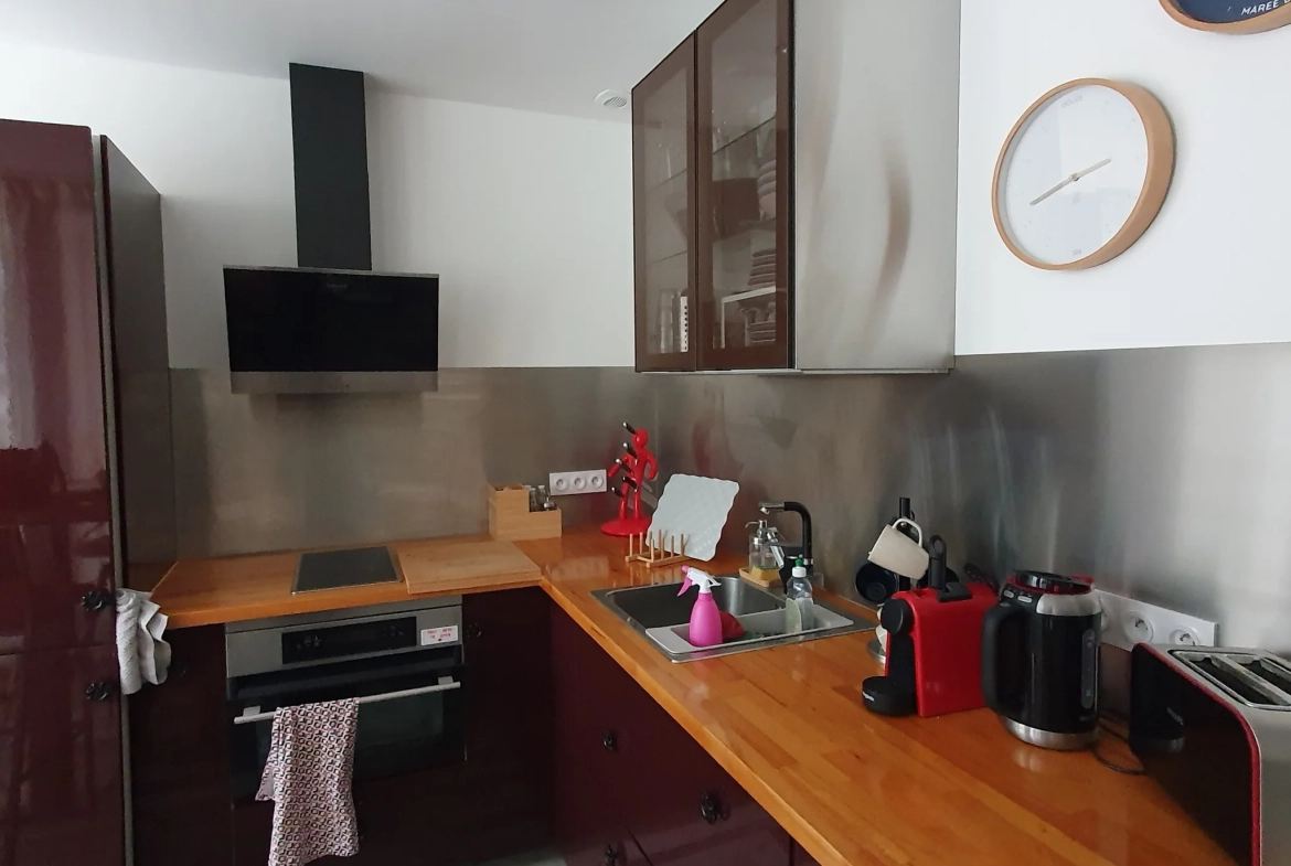 Appartement en duplex rénové avec terrasse et vue marina à Deauville 