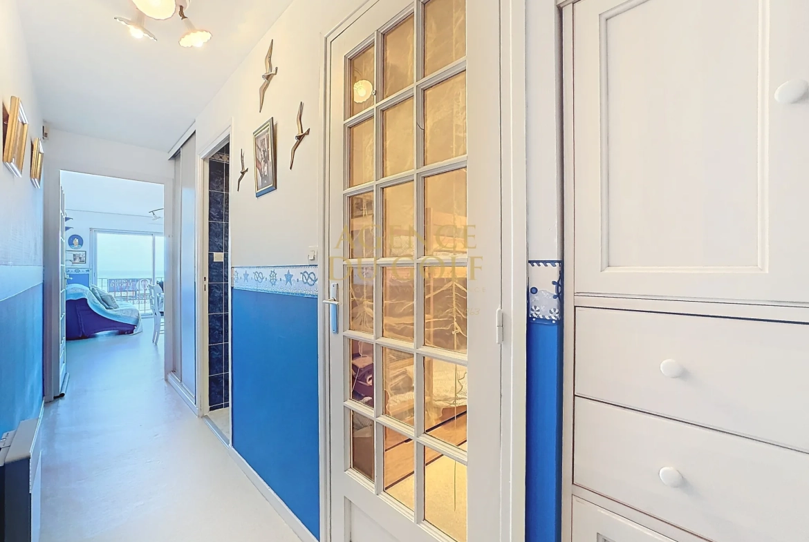 Appartement T2 en front de mer à Stella Plage avec balcon, cave et parking 