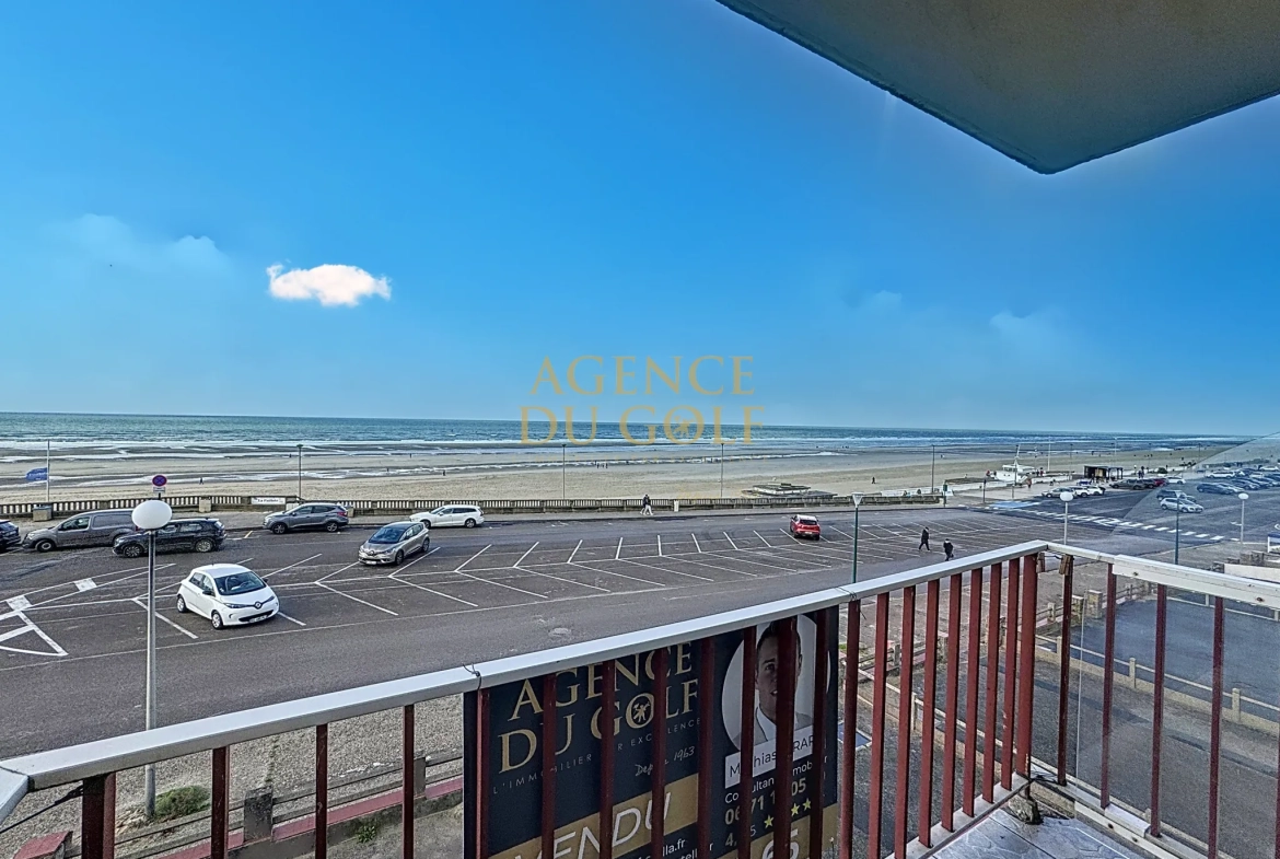 Appartement T2 en front de mer à Stella Plage avec balcon, cave et parking 