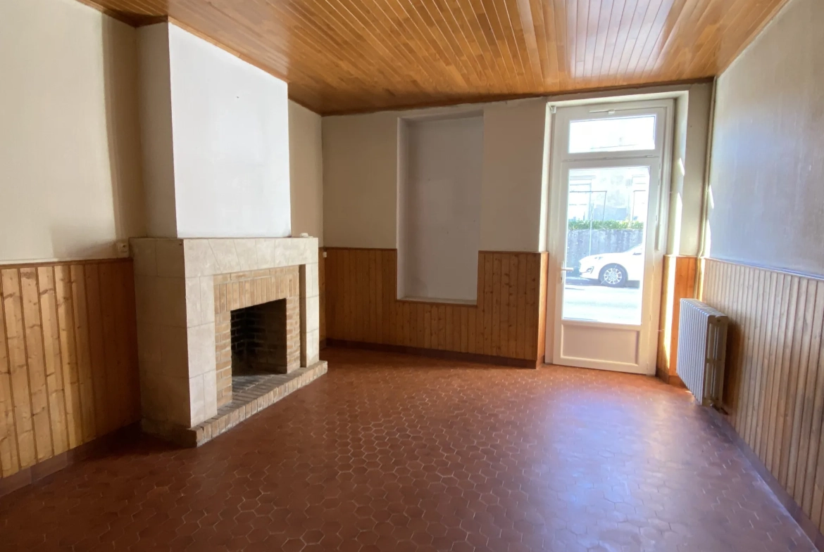 Maison à vendre au centre-ville de Langon avec jardin et terrasse 