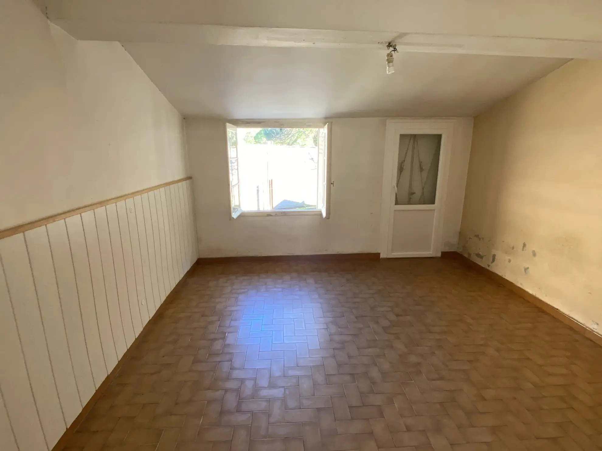 Maison à vendre au centre-ville de Langon avec jardin et terrasse 