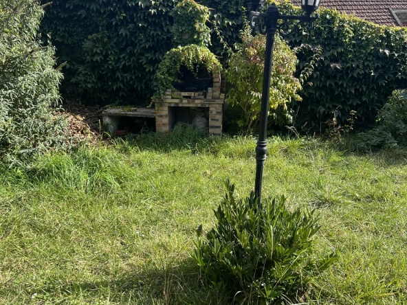 Maison individuelle de 86 m² avec jardin proche des écoles et des gares à Mantes-la-Ville