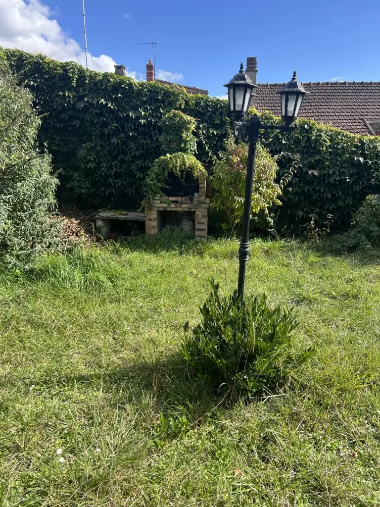 Maison individuelle de 86 m² avec jardin proche des écoles et des gares à Mantes-la-Ville