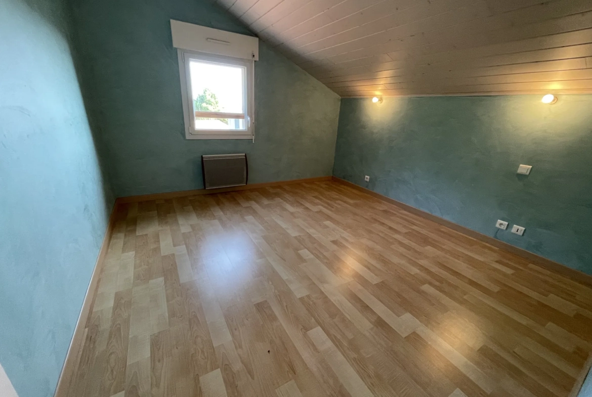 Maison T5 avec garage, cave et terrain à Bellerive-sur-Allier - 107 m² 