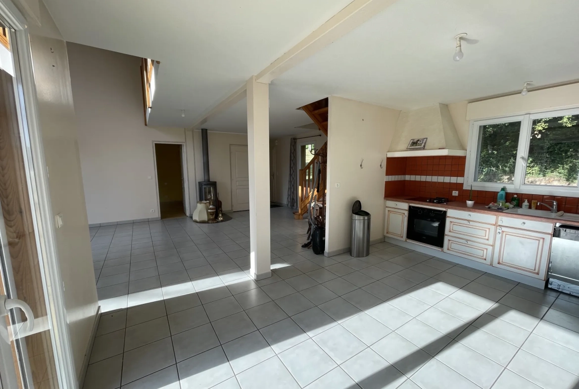 Maison T5 avec garage, cave et terrain à Bellerive-sur-Allier - 107 m² 