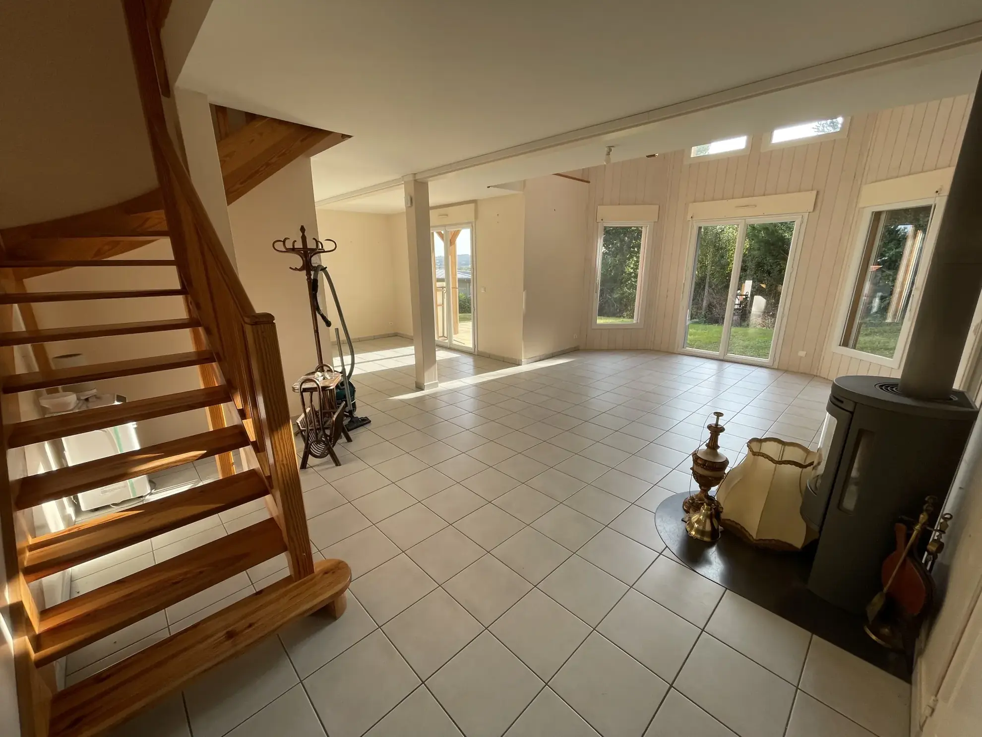 Maison T5 avec garage, cave et terrain à Bellerive-sur-Allier - 107 m² 