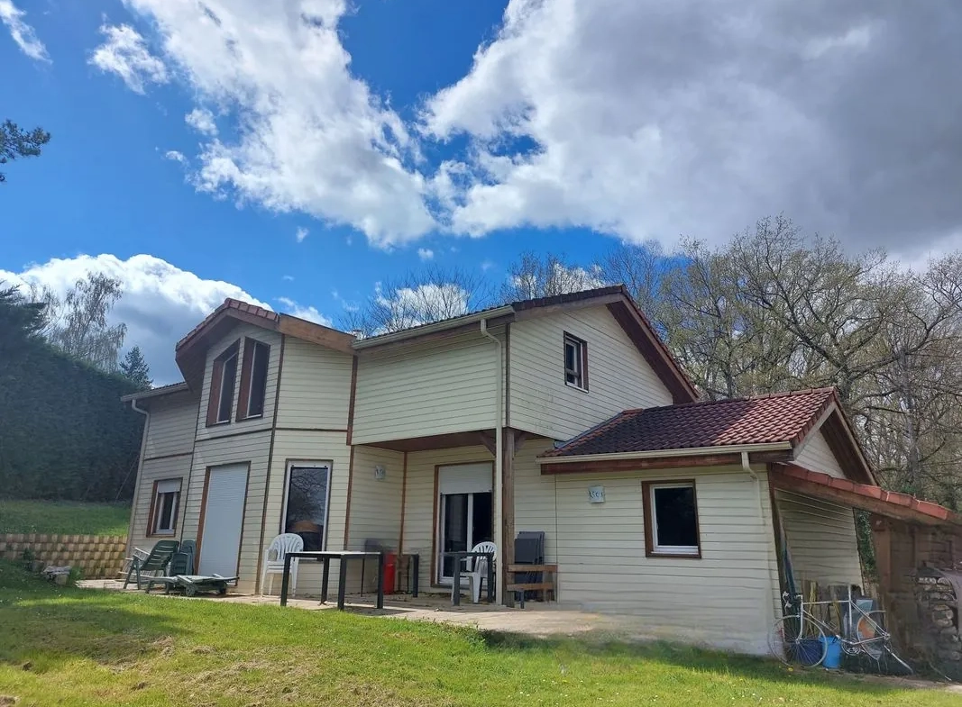 Maison T5 avec garage, cave et terrain à Bellerive-sur-Allier - 107 m² 