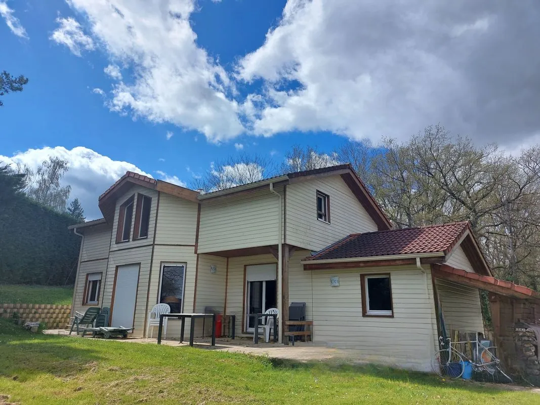 Maison T5 avec garage, cave et terrain à Bellerive-sur-Allier - 107 m² 