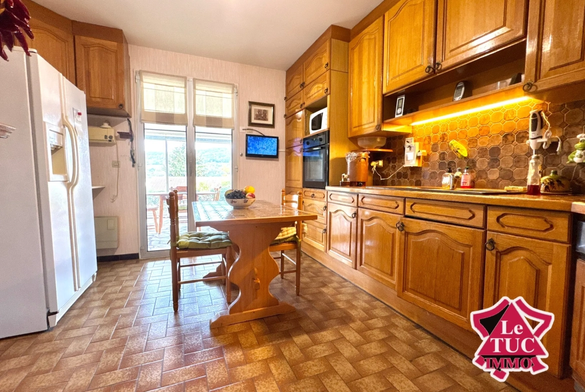 Belle maison familiale avec jardin et vérandas chauffées à Penne d'Agenais 