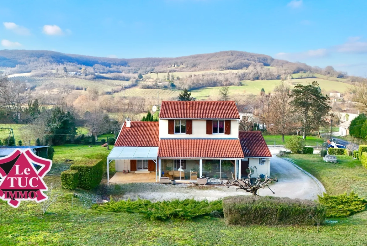 Belle maison familiale avec jardin et vérandas chauffées à Penne d'Agenais 