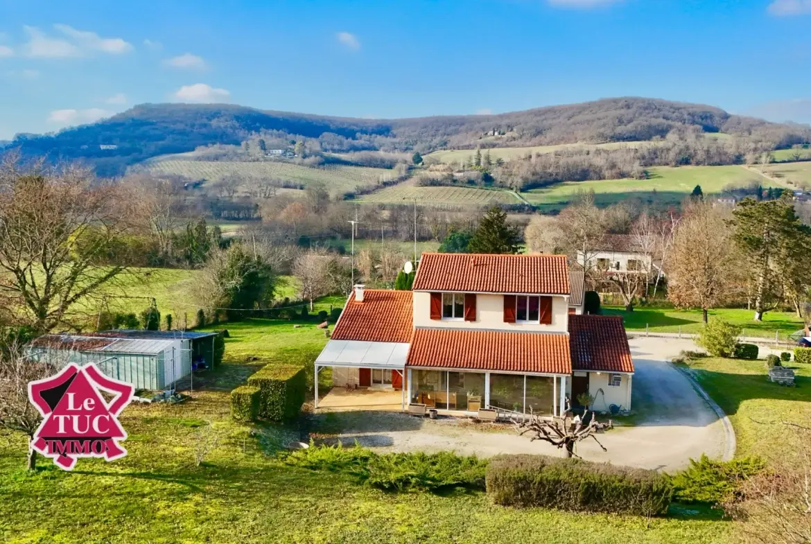 Belle maison familiale avec jardin et vérandas chauffées à Penne d'Agenais 