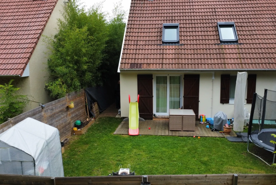 Belle maison de 90m² à Mantes-la-Ville avec jardin clos et proximité des écoles 