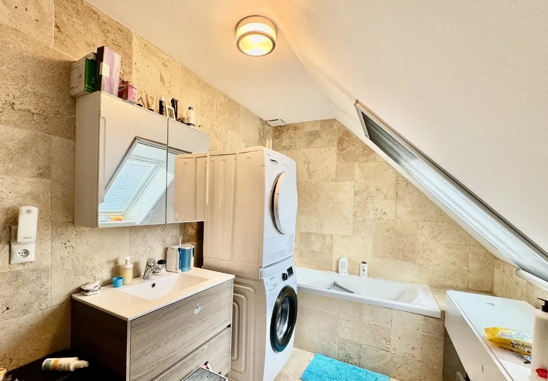 Belle maison de 90m² à Mantes-la-Ville avec jardin clos et proximité des écoles 