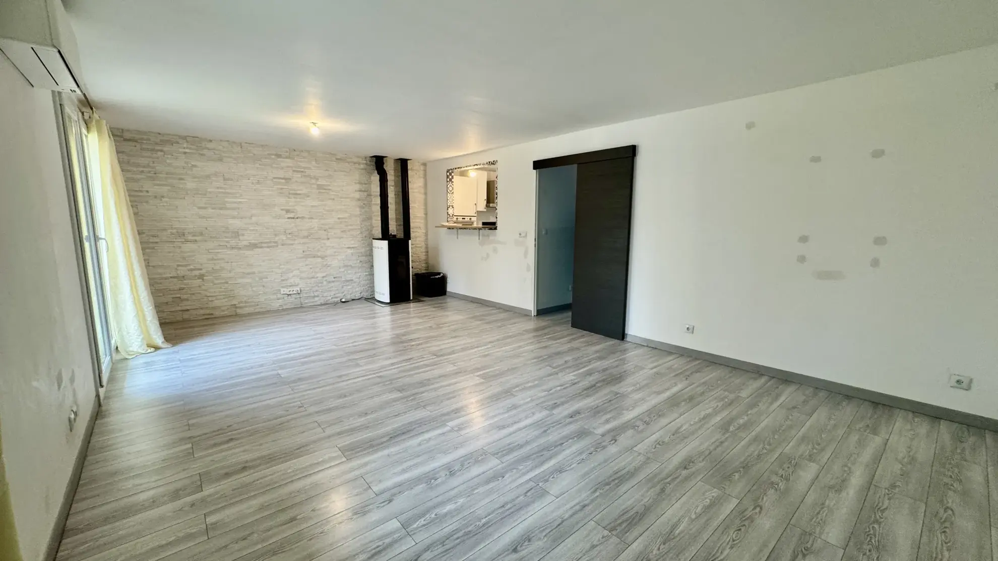 Belle maison de 90m² à Mantes-la-Ville avec jardin clos et proximité des écoles 