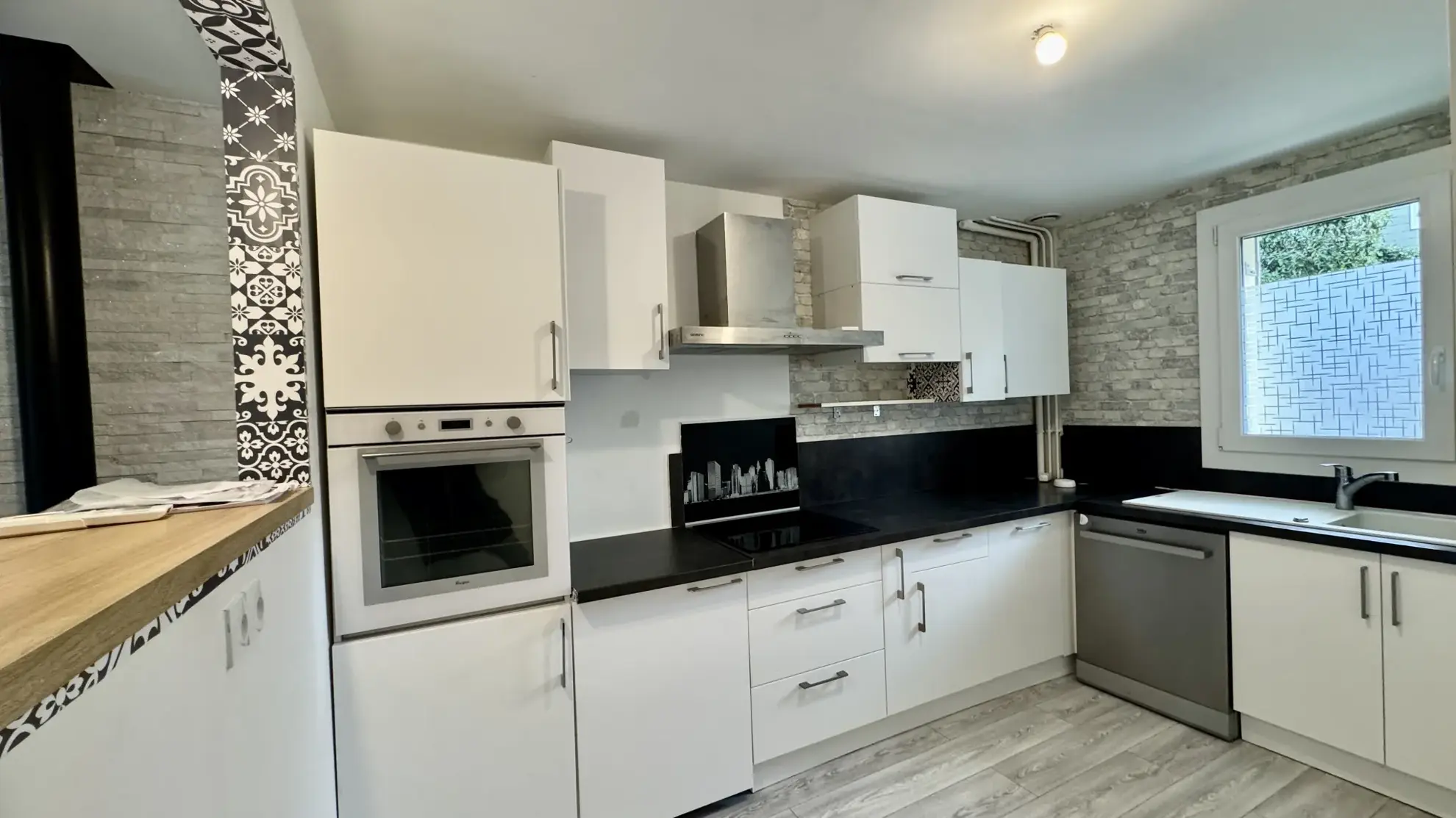 Belle maison de 90m² à Mantes-la-Ville avec jardin clos et proximité des écoles 