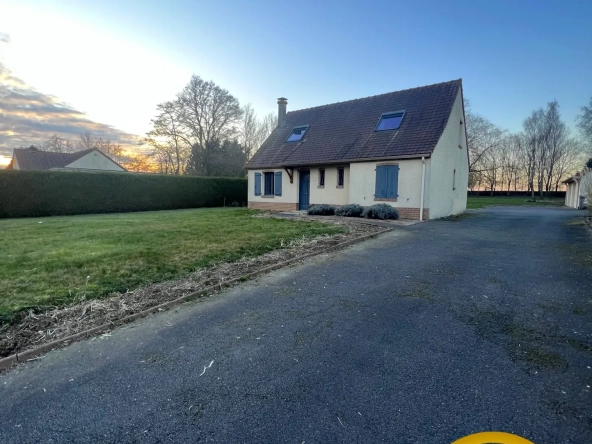 Maison individuelle à Bucquoy de 110 m² avec jardin, garages et 4 chambres - Vente dans le Pas-de-Calais