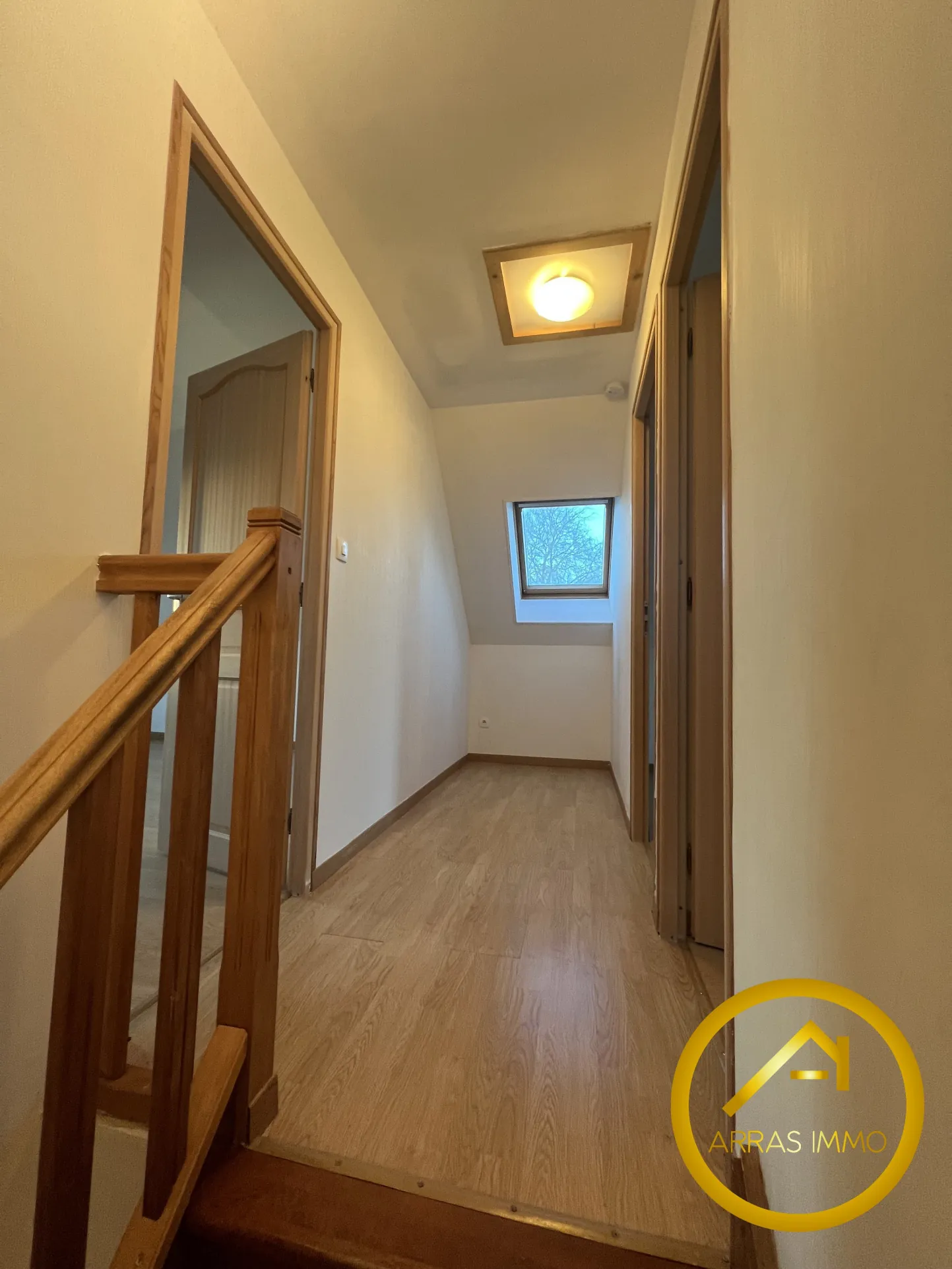 Maison individuelle à Bucquoy de 110 m² avec jardin, garages et 4 chambres - Vente dans le Pas-de-Calais 