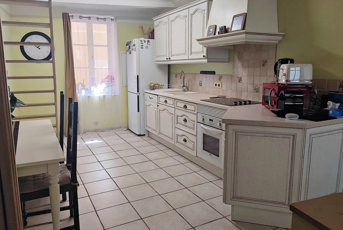 Achat appartement rénové de 4 pièces en triplex à Roquebillière, vallée de la Vésubie 