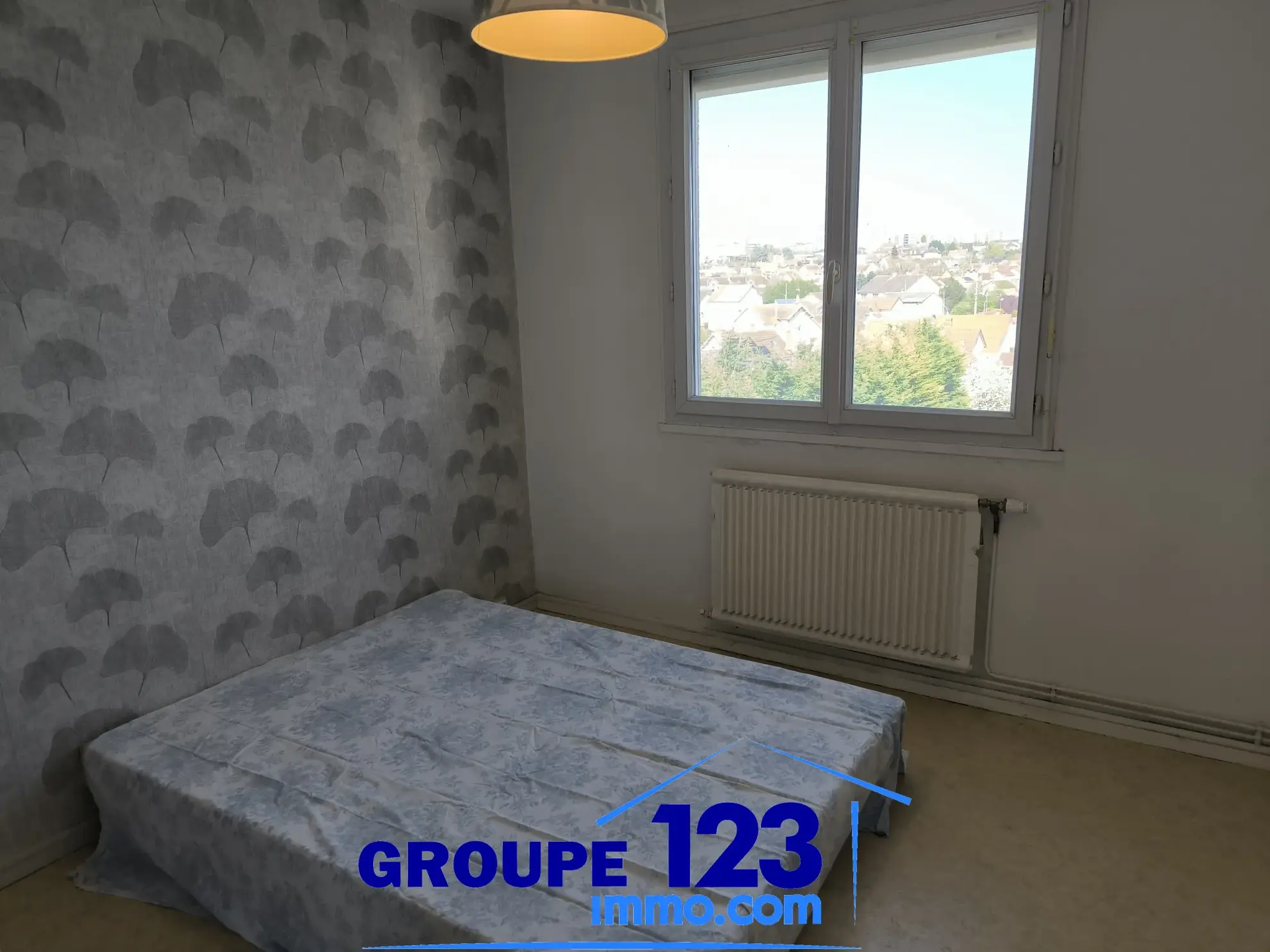 Appartement 2 chambres à Migennes – Dernier étage, parking, sécurité 
