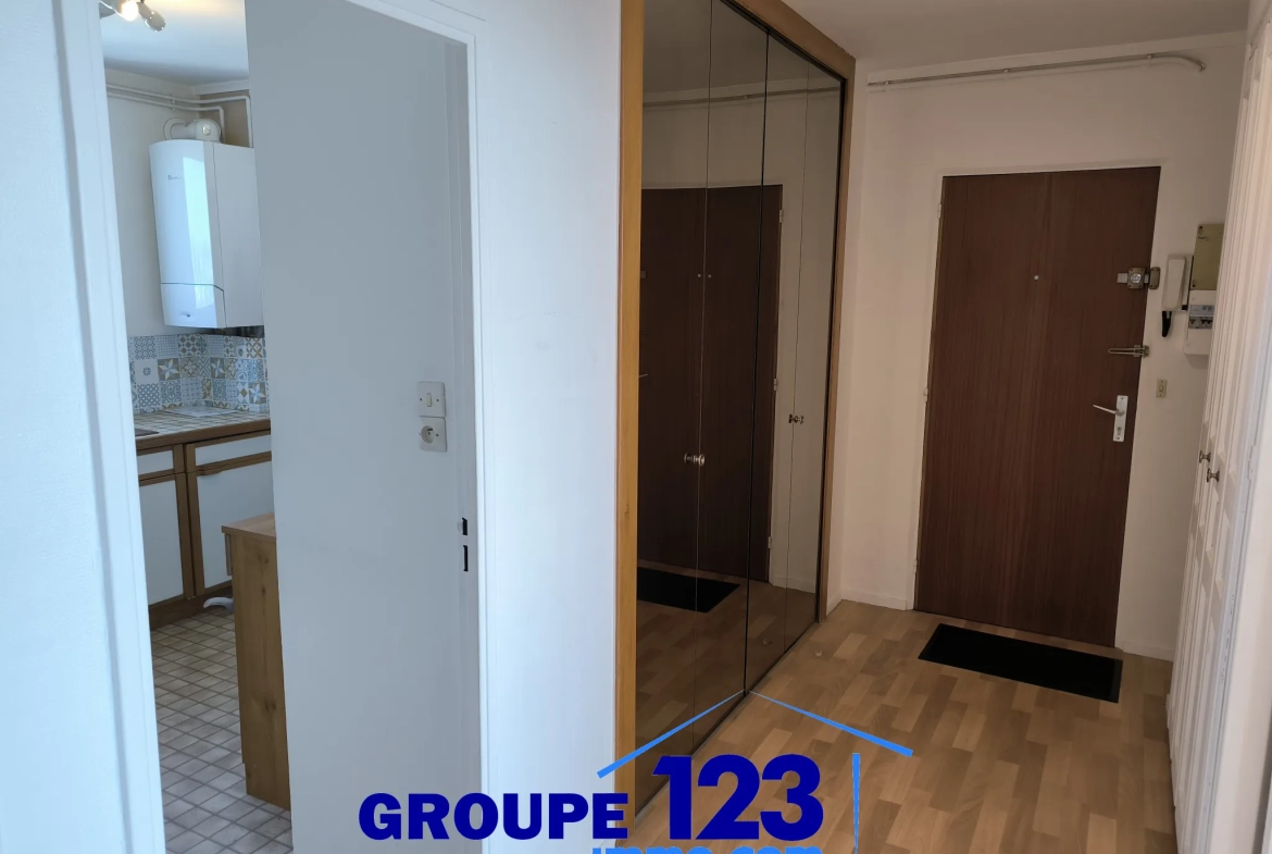 Appartement 2 chambres à Migennes – Dernier étage, parking, sécurité 