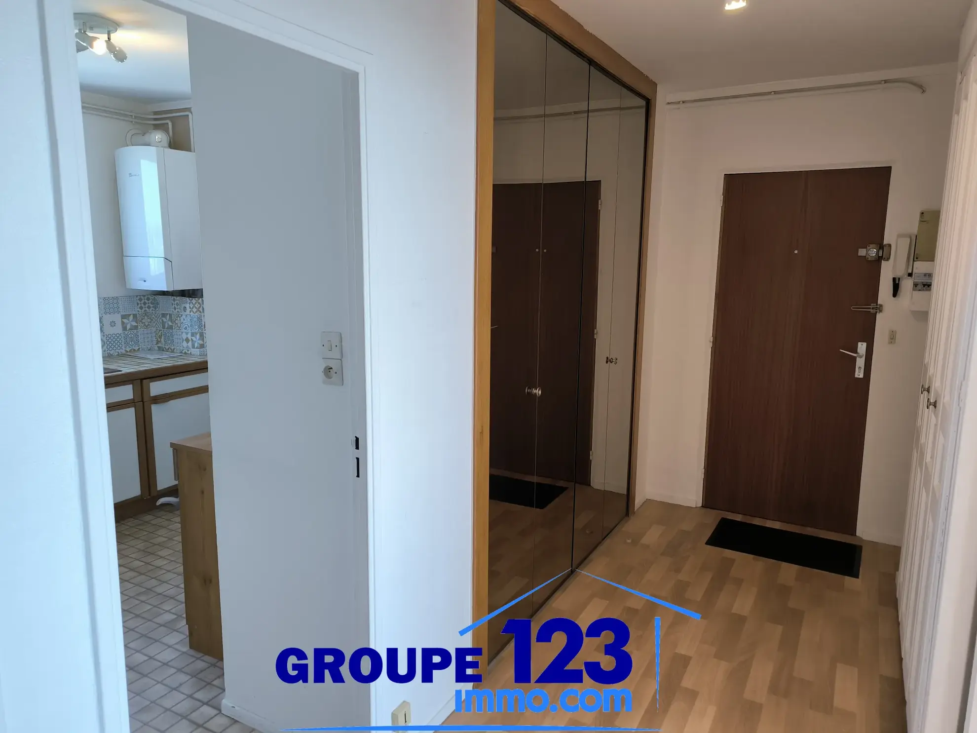 Appartement 2 chambres à Migennes – Dernier étage, parking, sécurité 