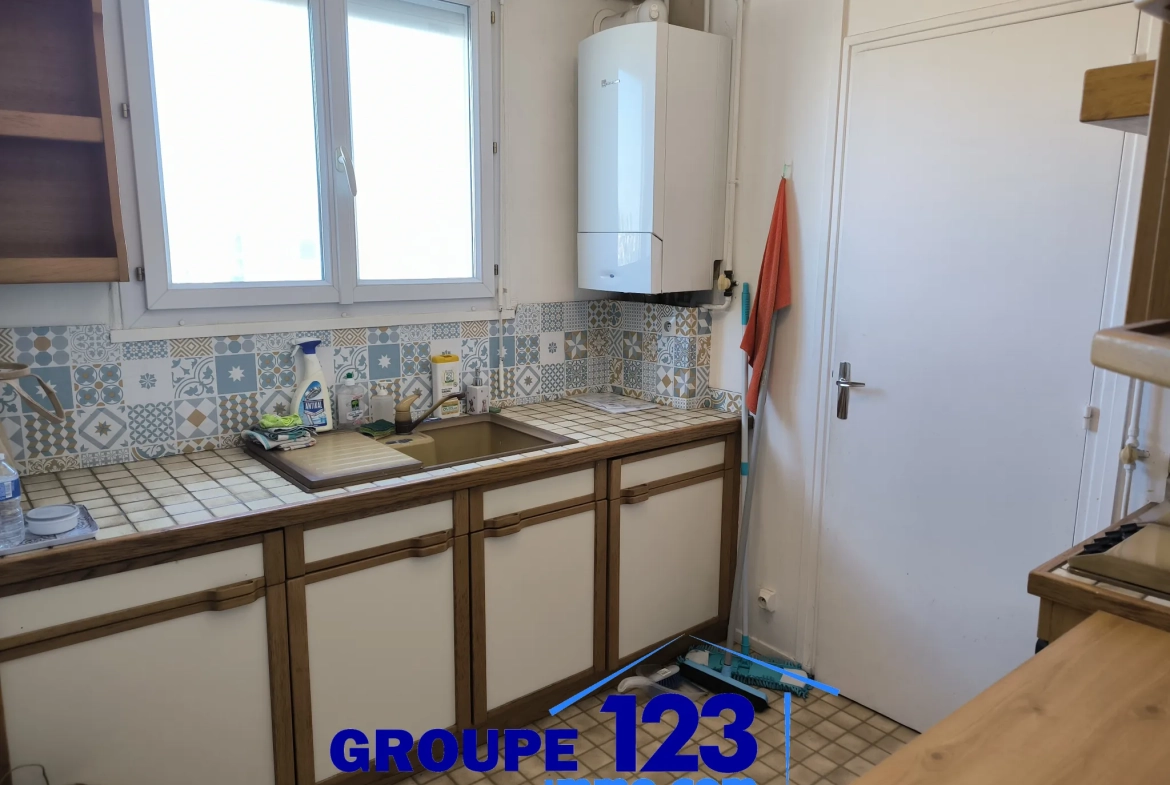 Appartement 2 chambres à Migennes – Dernier étage, parking, sécurité 
