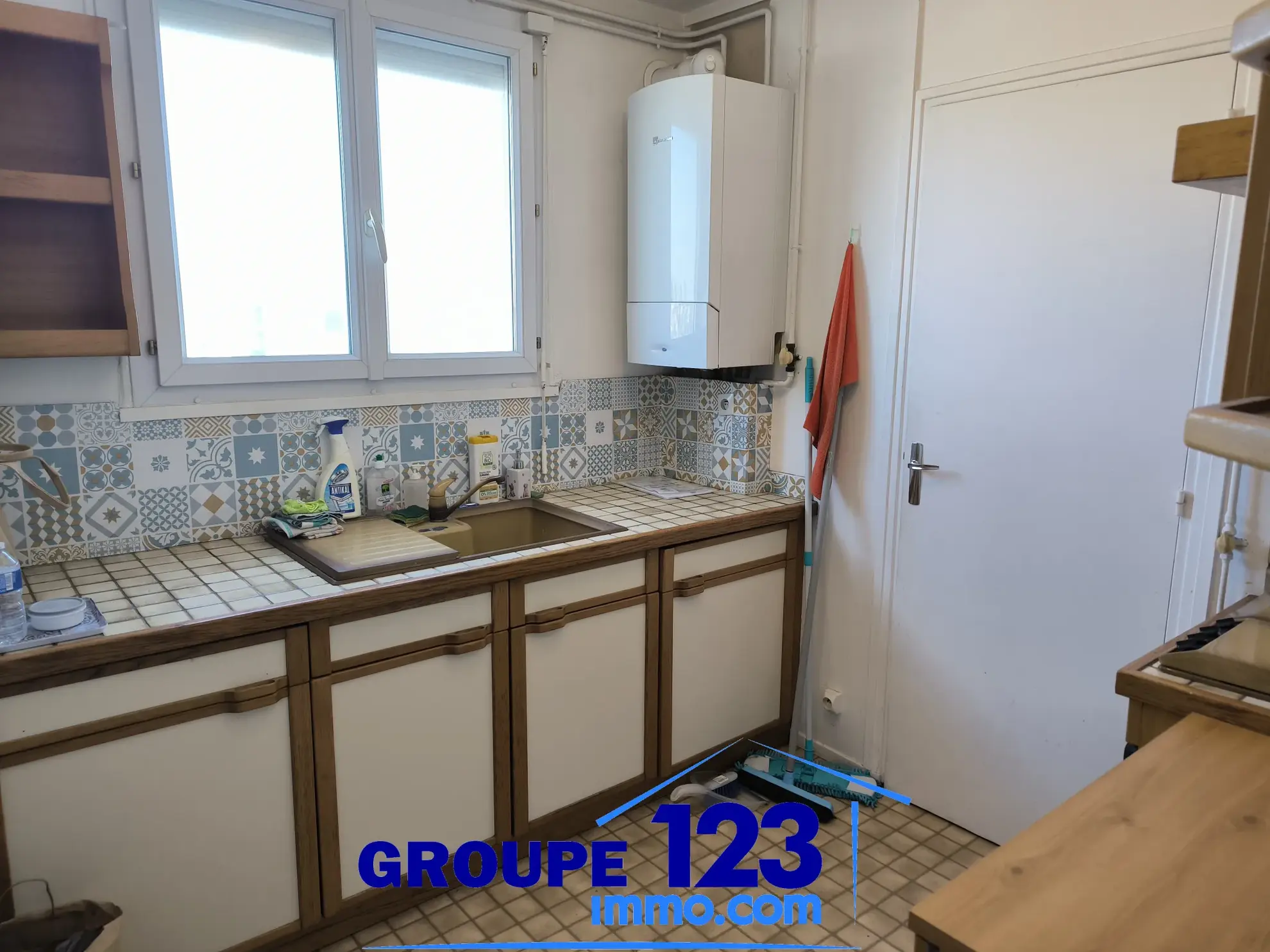Appartement 2 chambres à Migennes – Dernier étage, parking, sécurité 
