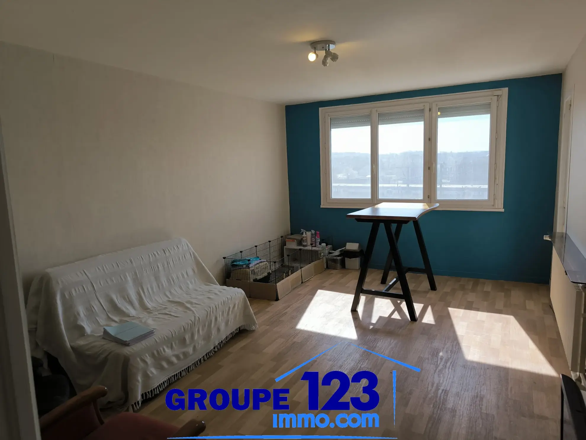 Appartement 2 chambres à Migennes – Dernier étage, parking, sécurité 
