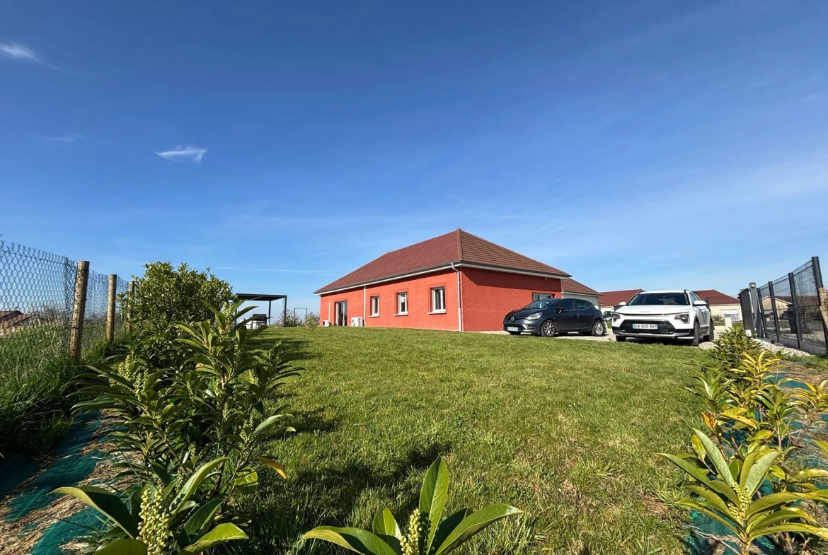 Villa contemporaine de plain-pied avec 4 chambres à Louhans 