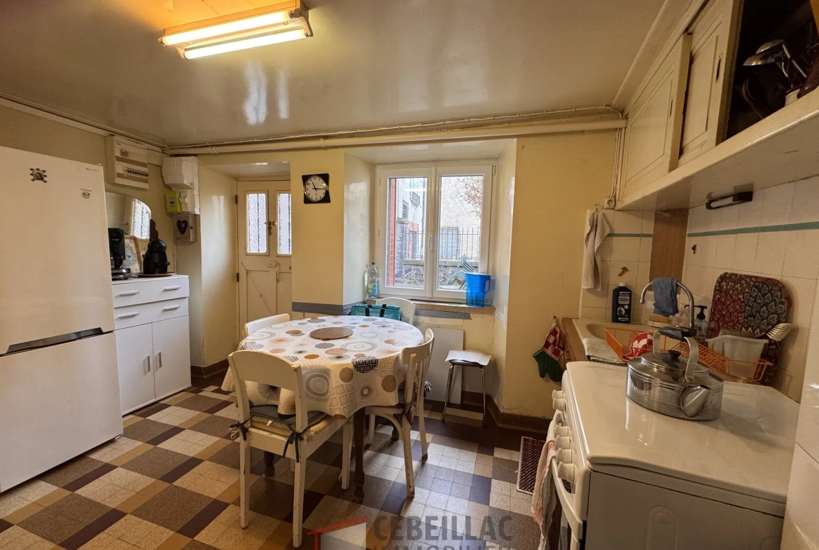 Maison familiale à Saint-Flour avec vue imprenable et proche centre historique 