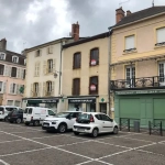 Immeuble locatif à Marcigny avec commerces et appartements rénovables