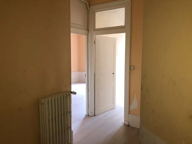 Immeuble locatif à Marcigny avec commerces et appartements rénovables 
