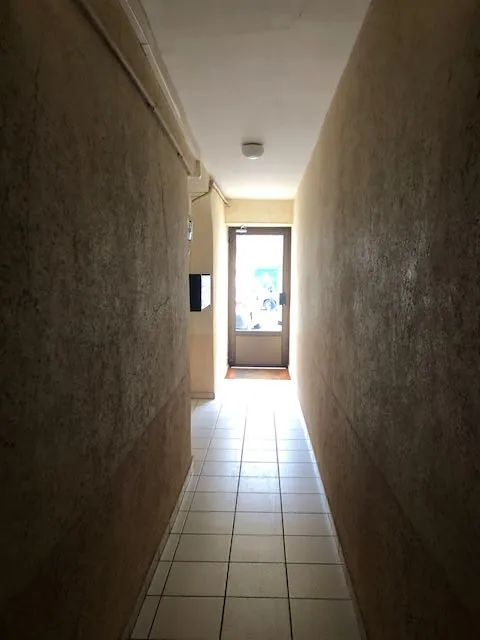 Immeuble locatif à Marcigny avec commerces et appartements rénovables 