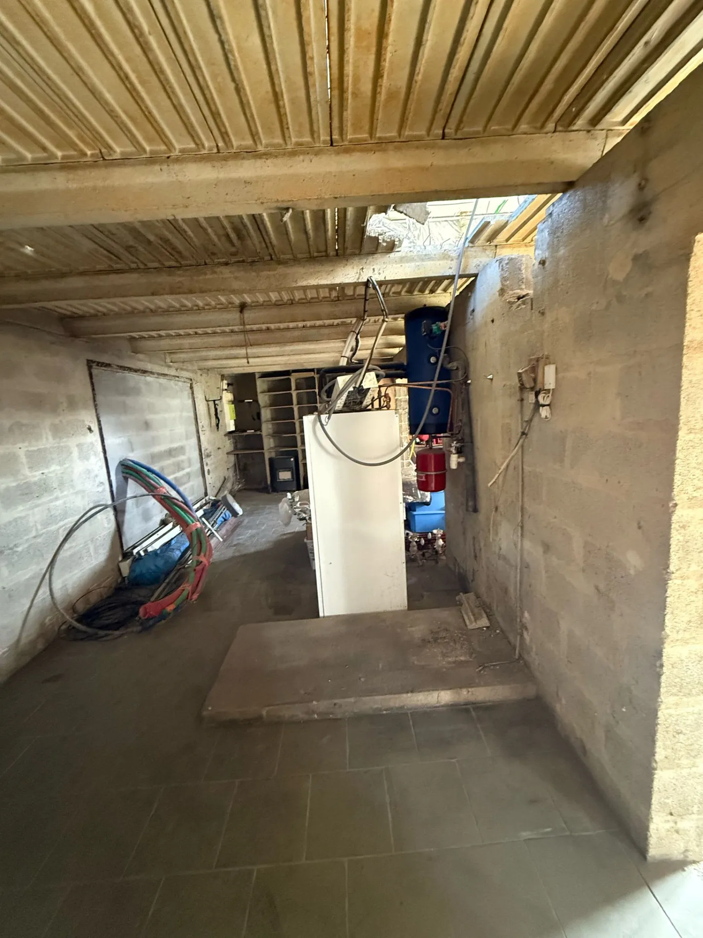 Maison à rénover de 96 m2 avec grand terrain à Ancinnes 