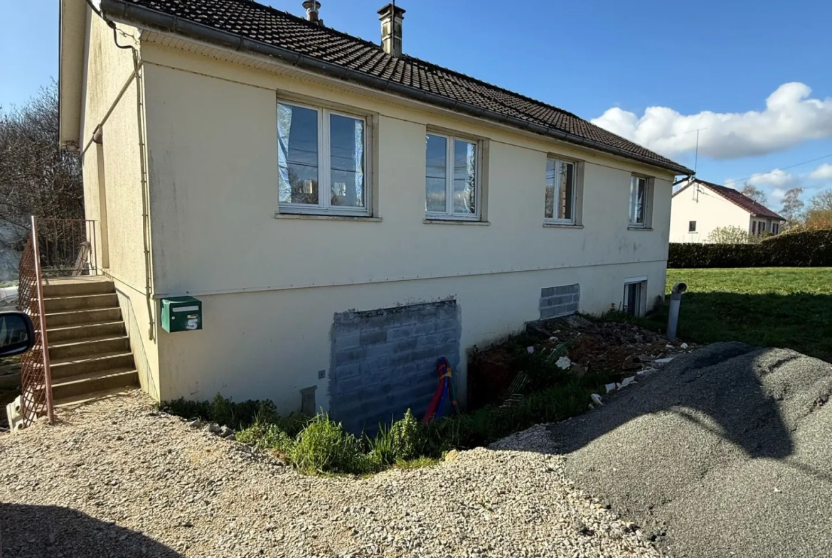 Maison à rénover de 96 m2 avec grand terrain à Ancinnes 
