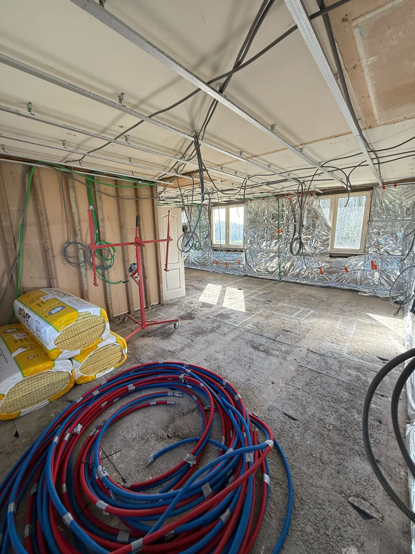 Maison à rénover de 96 m2 avec grand terrain à Ancinnes 