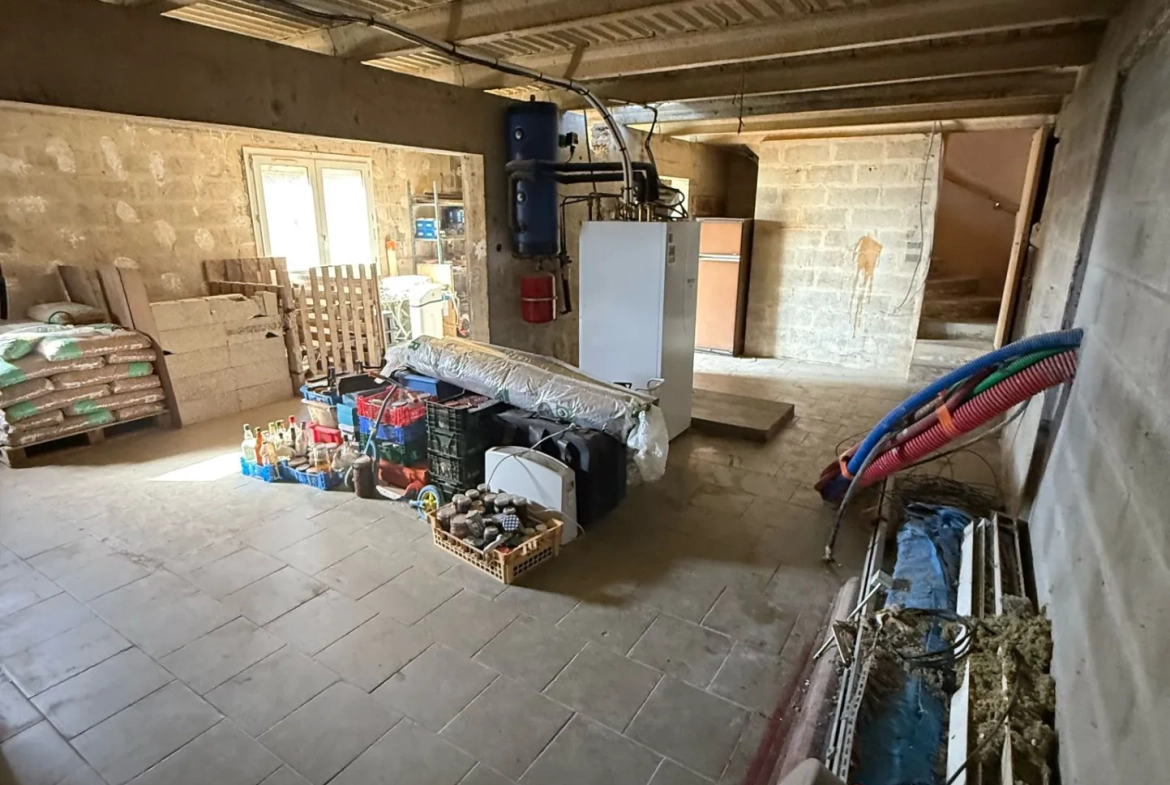 Maison à rénover de 96 m2 avec grand terrain à Ancinnes 