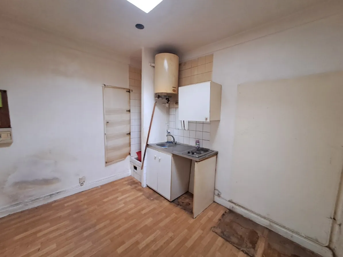 Chambre de service à vendre près de Porte de Versailles à Paris - 8,72 m² 