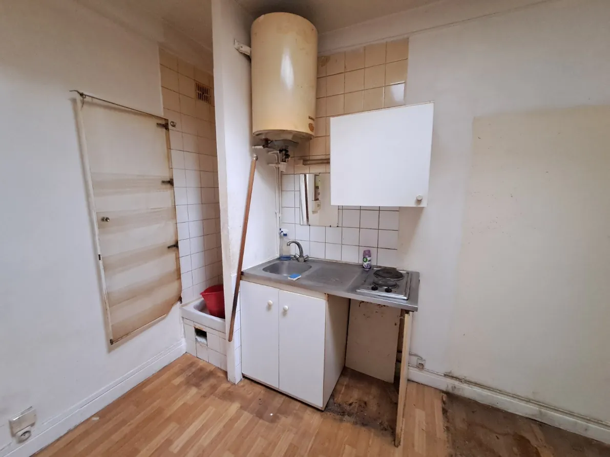 Chambre de service à vendre près de Porte de Versailles à Paris - 8,72 m² 
