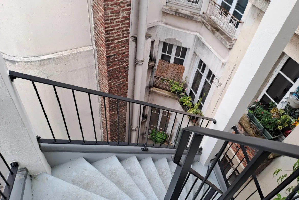 Chambre de service à vendre près de Porte de Versailles à Paris - 8,72 m² 