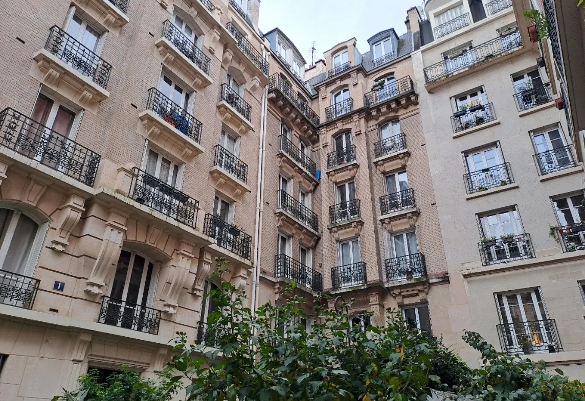 Chambre de service à vendre près de Porte de Versailles à Paris - 8,72 m² 