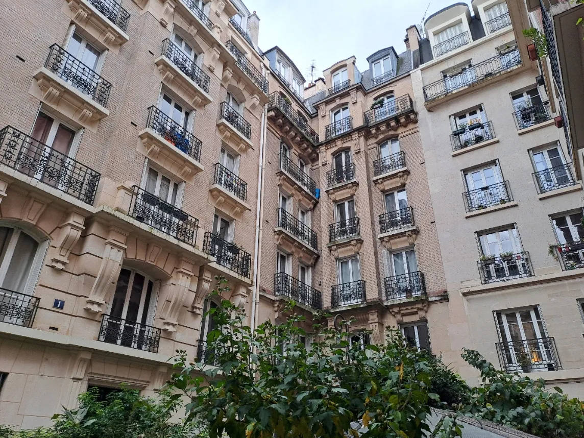 Chambre de service à vendre près de Porte de Versailles à Paris - 8,72 m² 