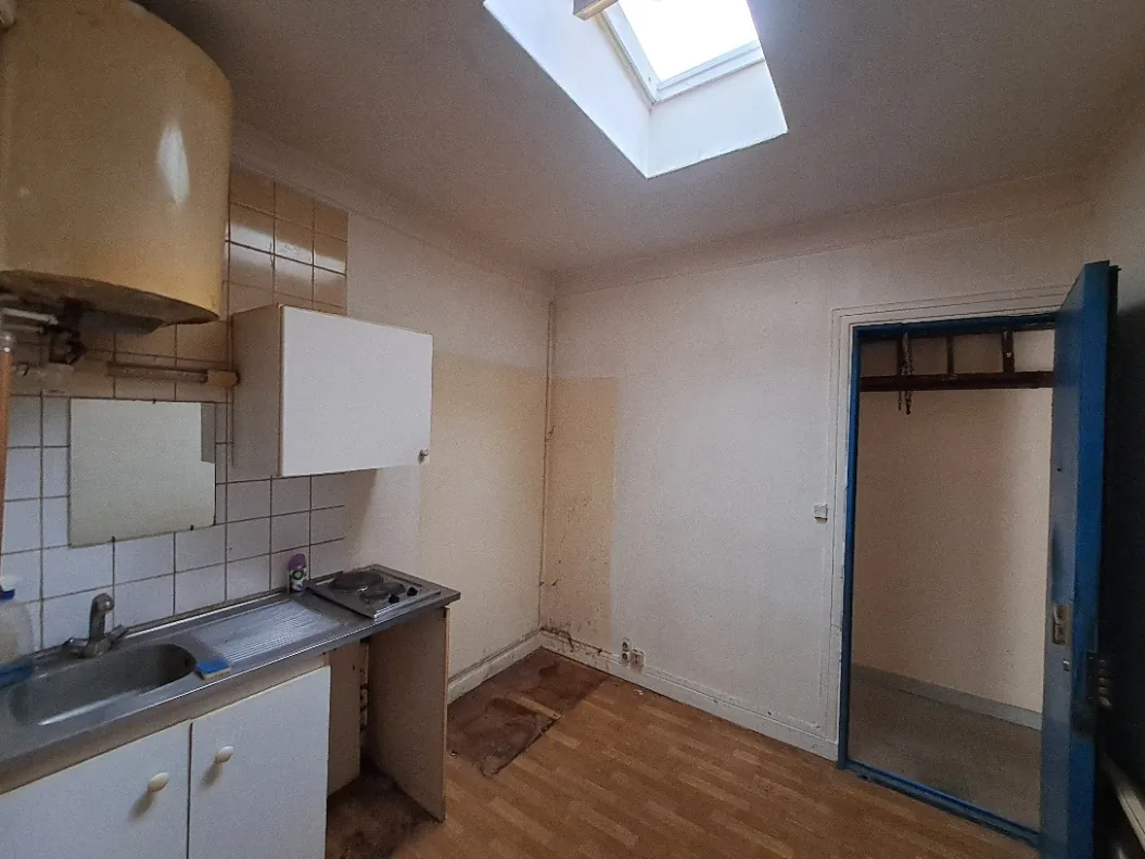 Chambre de service à vendre près de Porte de Versailles à Paris - 8,72 m² 