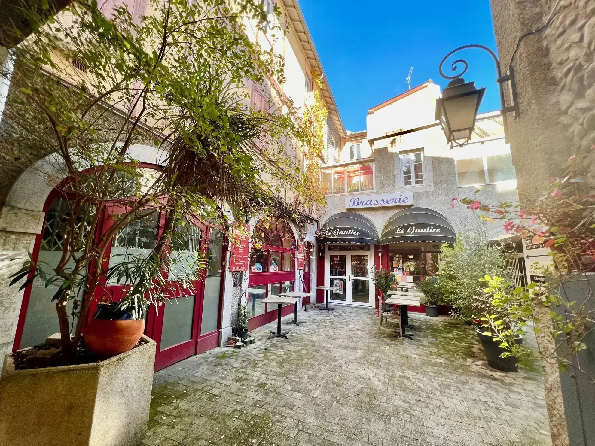 Immeuble de rapport avec fort potentiel à Tarbes en plein centre-ville 