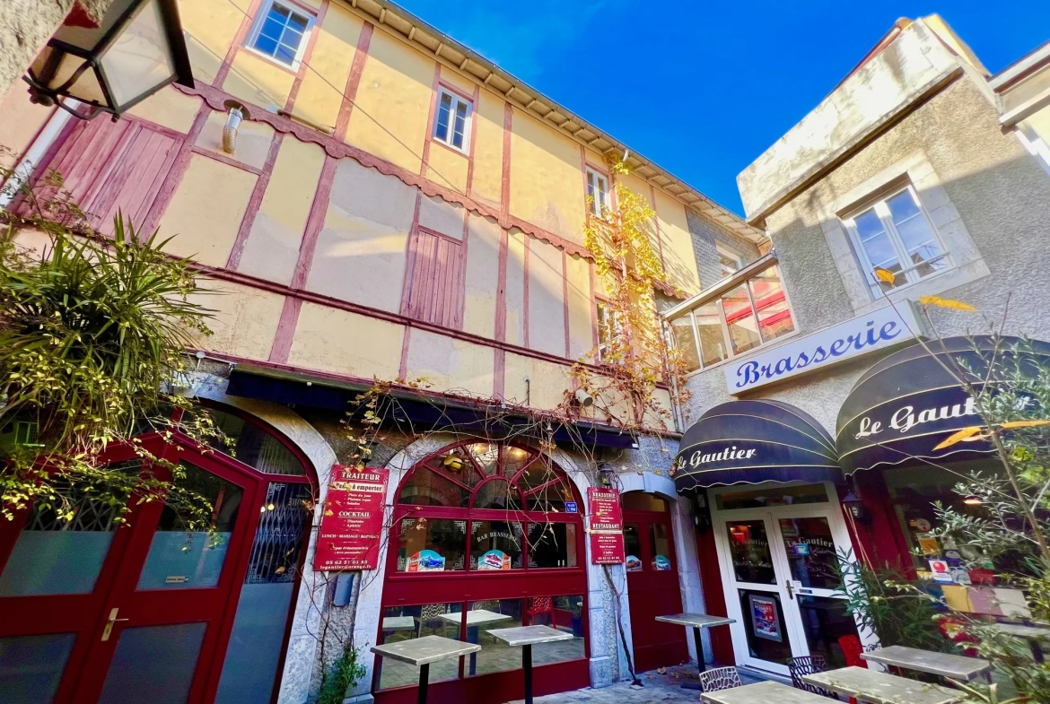 Immeuble de rapport avec fort potentiel à Tarbes en plein centre-ville 