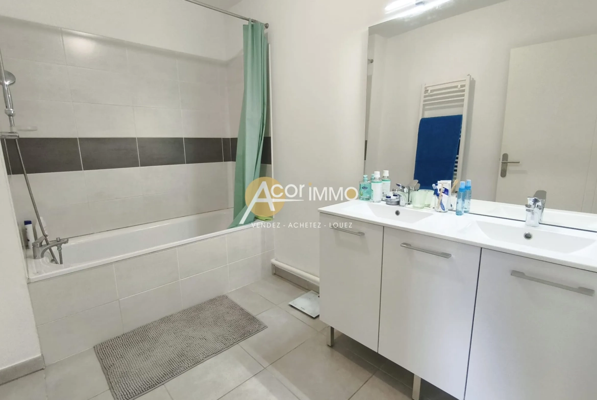 Vente appartement T3 à La Seyne-sur-Mer avec terrasse et parking en résidence récente 